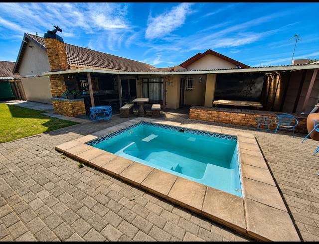 4 BEDROOM HOUSE FOR SALE IN VANDERBIJLPARK SE 7